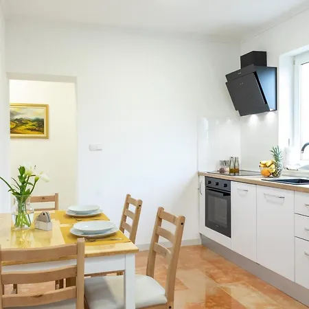Maestral Apartman *