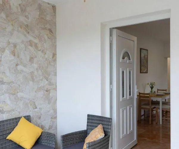 Maestral * مْليني